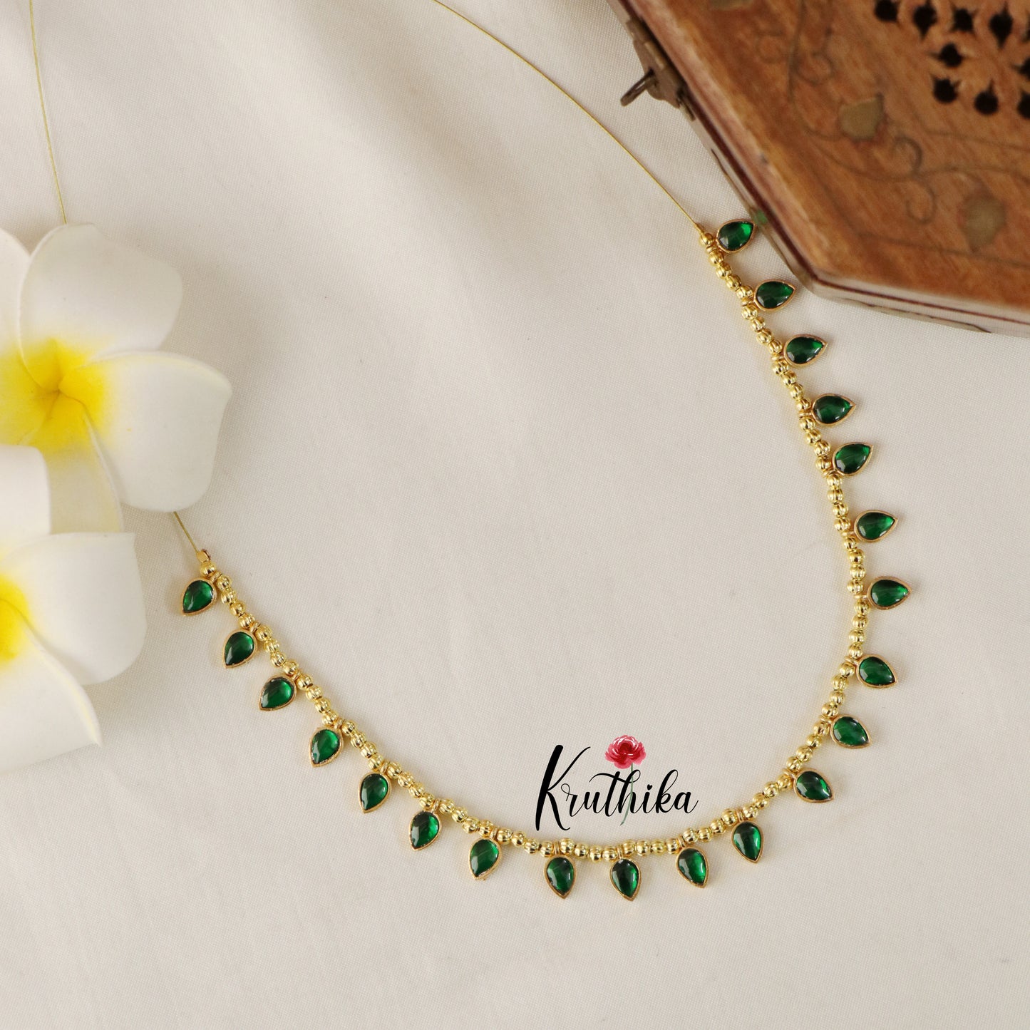 Simple kemp tear drop pendants invisible chain NC1523 (Three color options)