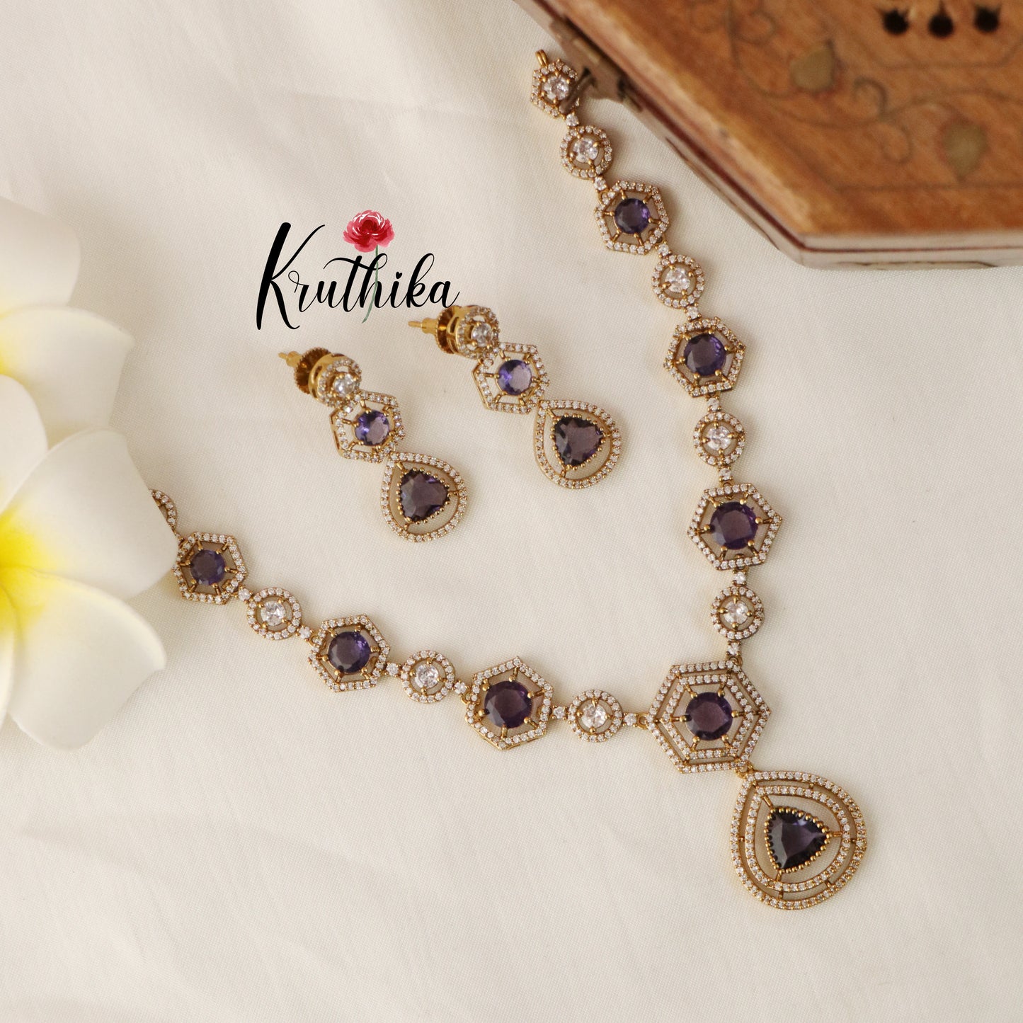 Pretty AD/Victorian Necklace NC1466( Available in 4 colours)