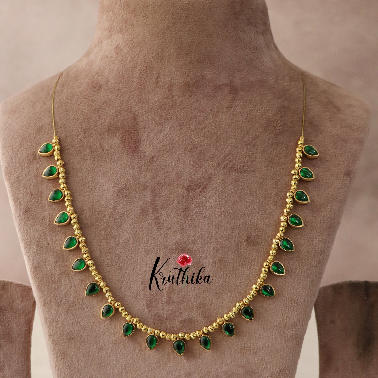 Simple kemp tear drop pendants invisible chain NC1523 (Three color options)