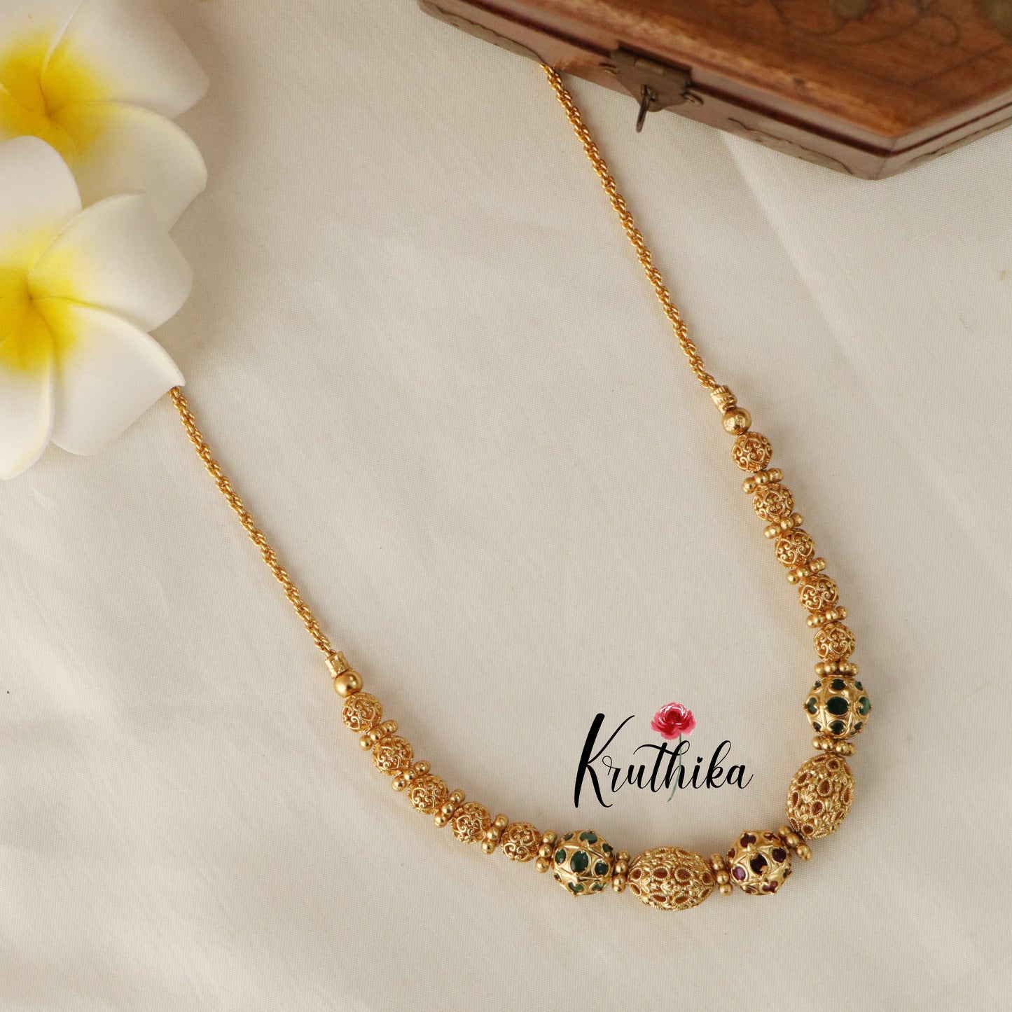 Trendy Golden beaded kemp chain NC1535