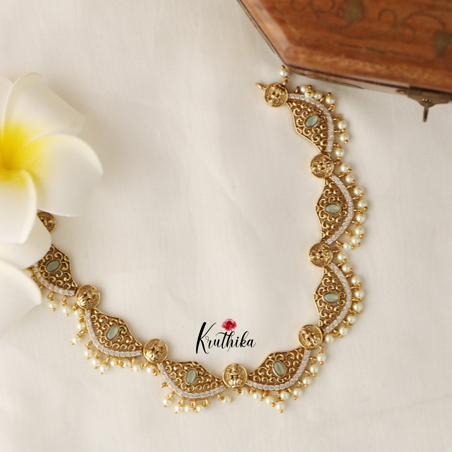 Simple Lakshmi Chocker NC1457( Available in 2 Colours)