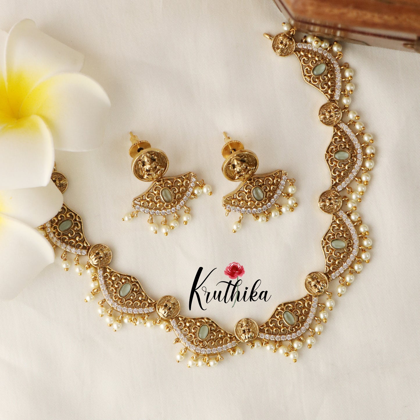 Simple Lakshmi Chocker NC1457( Available in 2 Colours)