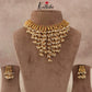 Cluster pearl hangings choker NC1517