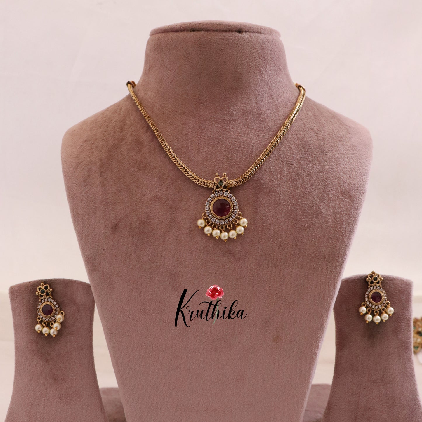 Pretty AD/Victorian Simple Necklace NC1694