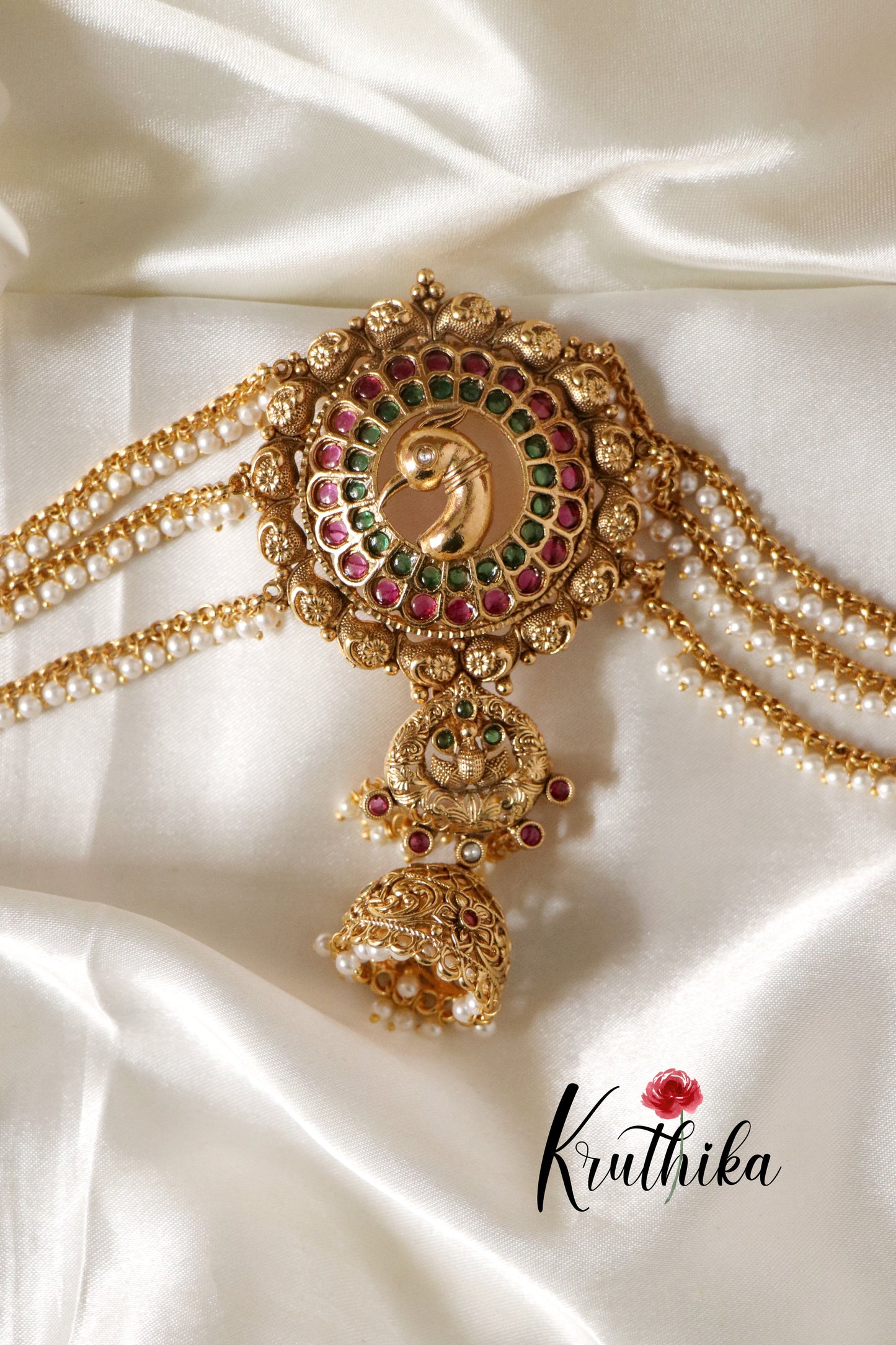 Peacock Kemp Jada billa with pearl chains J52