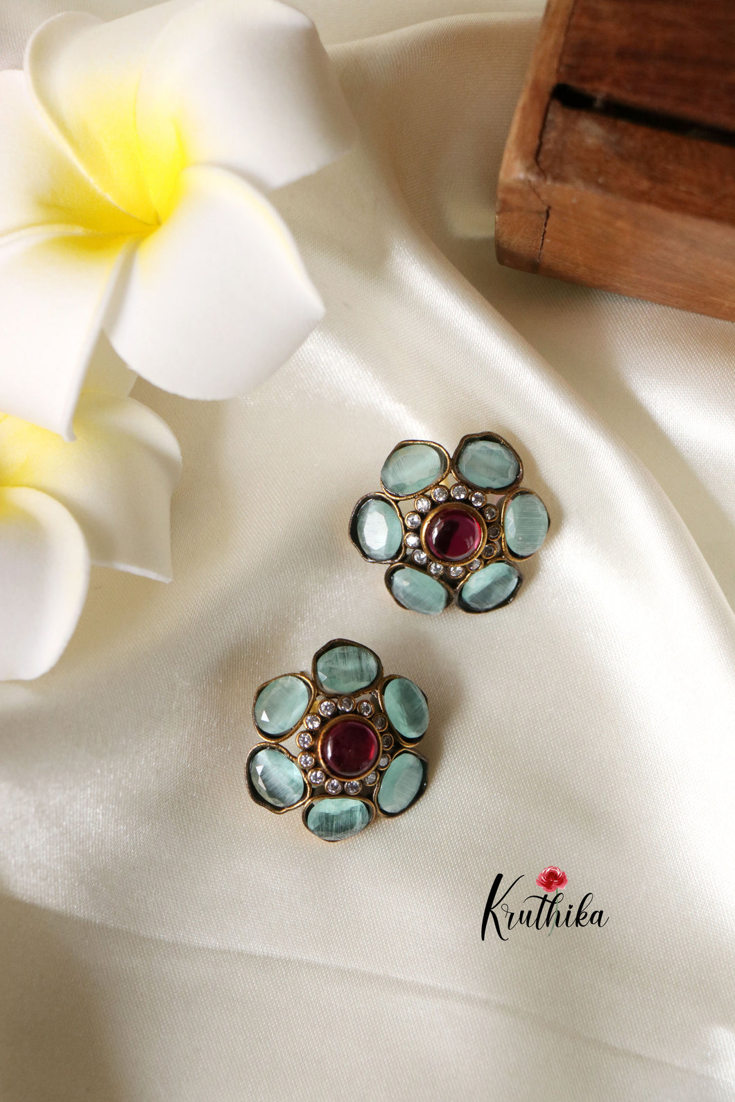 Trendy Flower Stud EC386