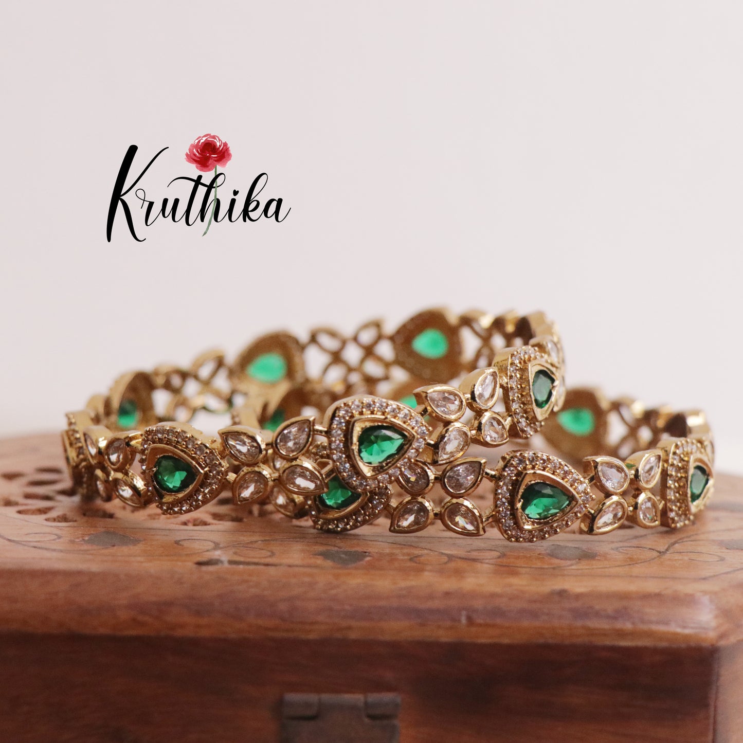Beautiful AD Victorian Bangles B198 (Available in 2 Colours)