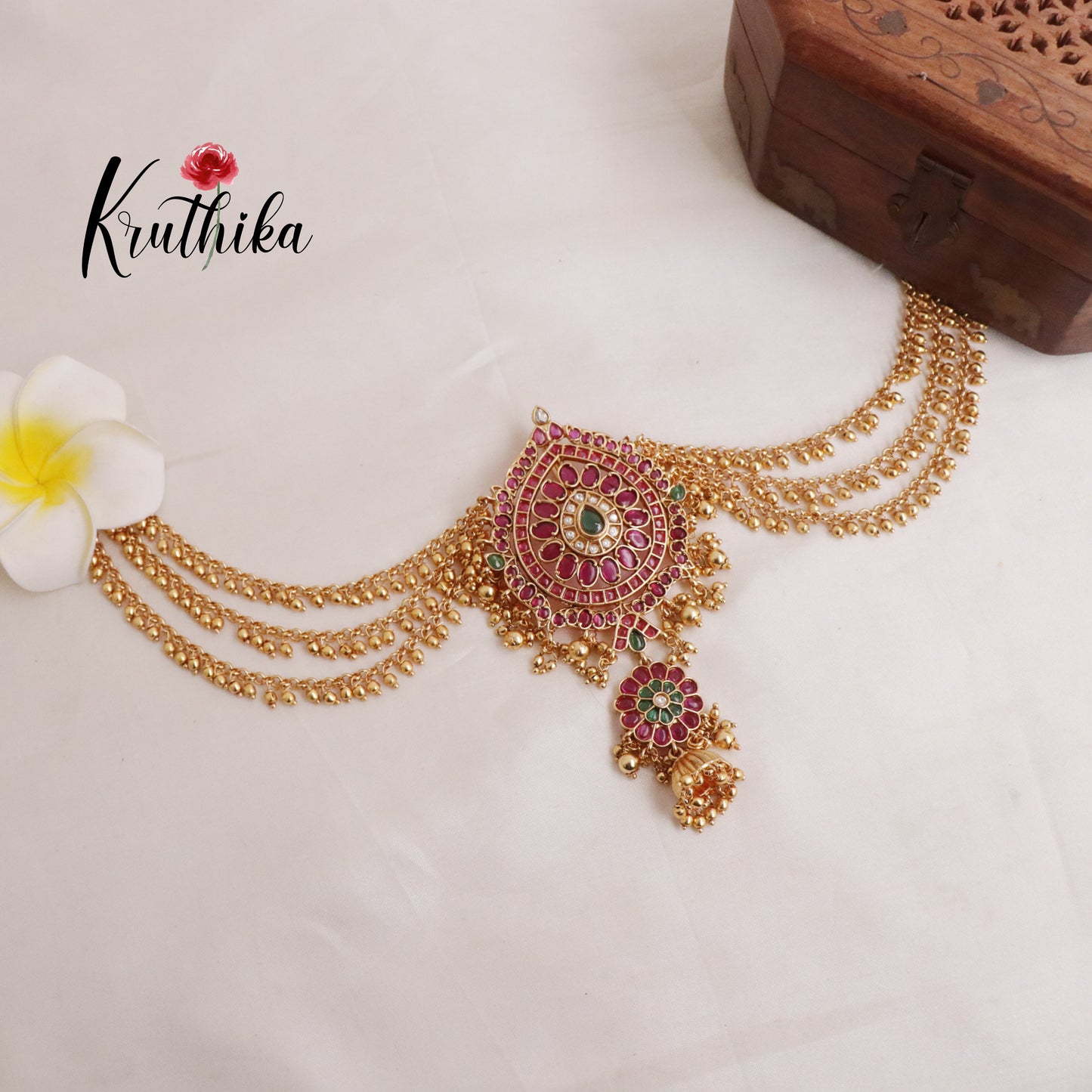 Gorgeous Kemp Floral Design Jada Billa with Golden Beads Earchain J169