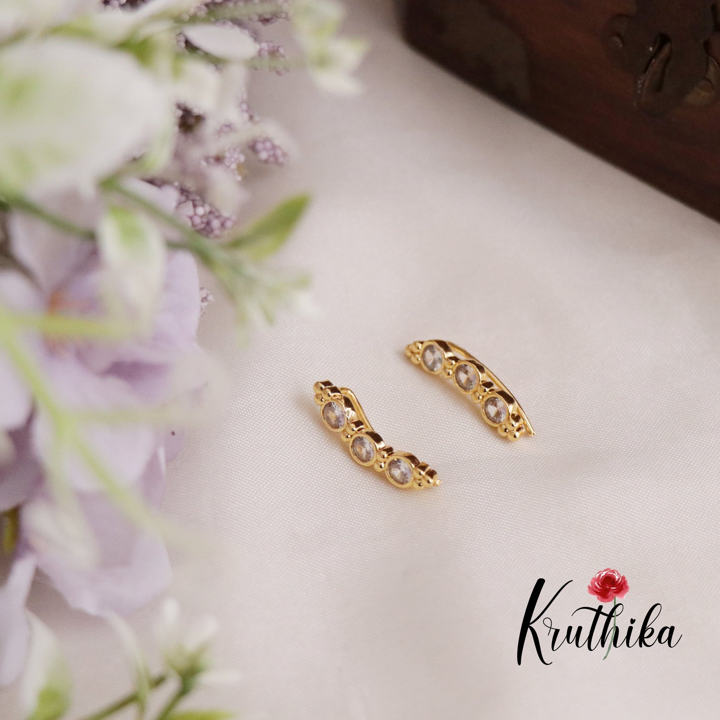Simple Stone Line Earcuffs E451