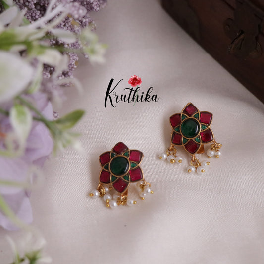 Beautiful floral Jadau Earcuffs | upper earrings | Bugadi Earrings E449 (Available in 2 Colours)
