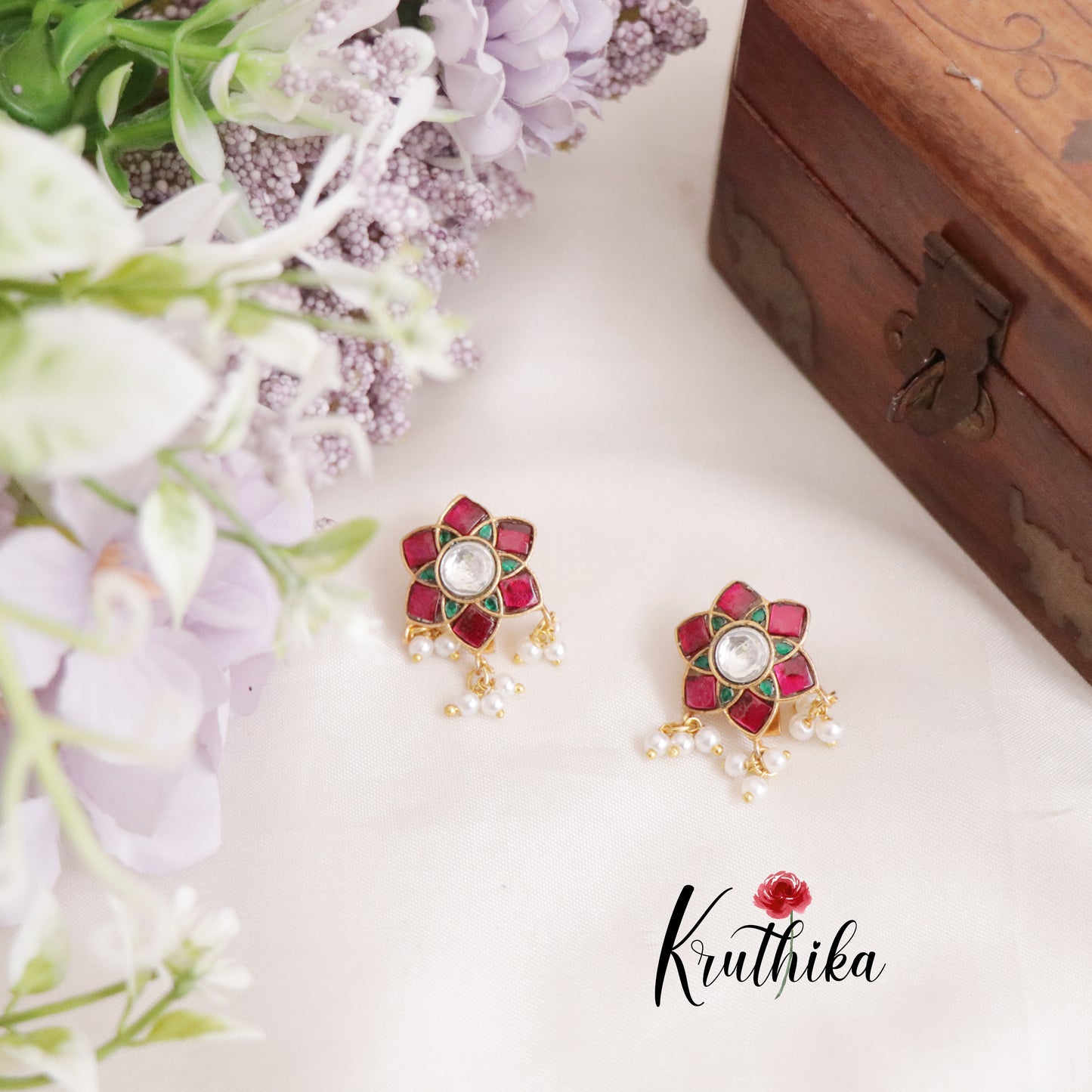 Beautiful floral Jadau Earcuffs | upper earrings | Bugadi Earrings E449 (Available in 2 Colours)