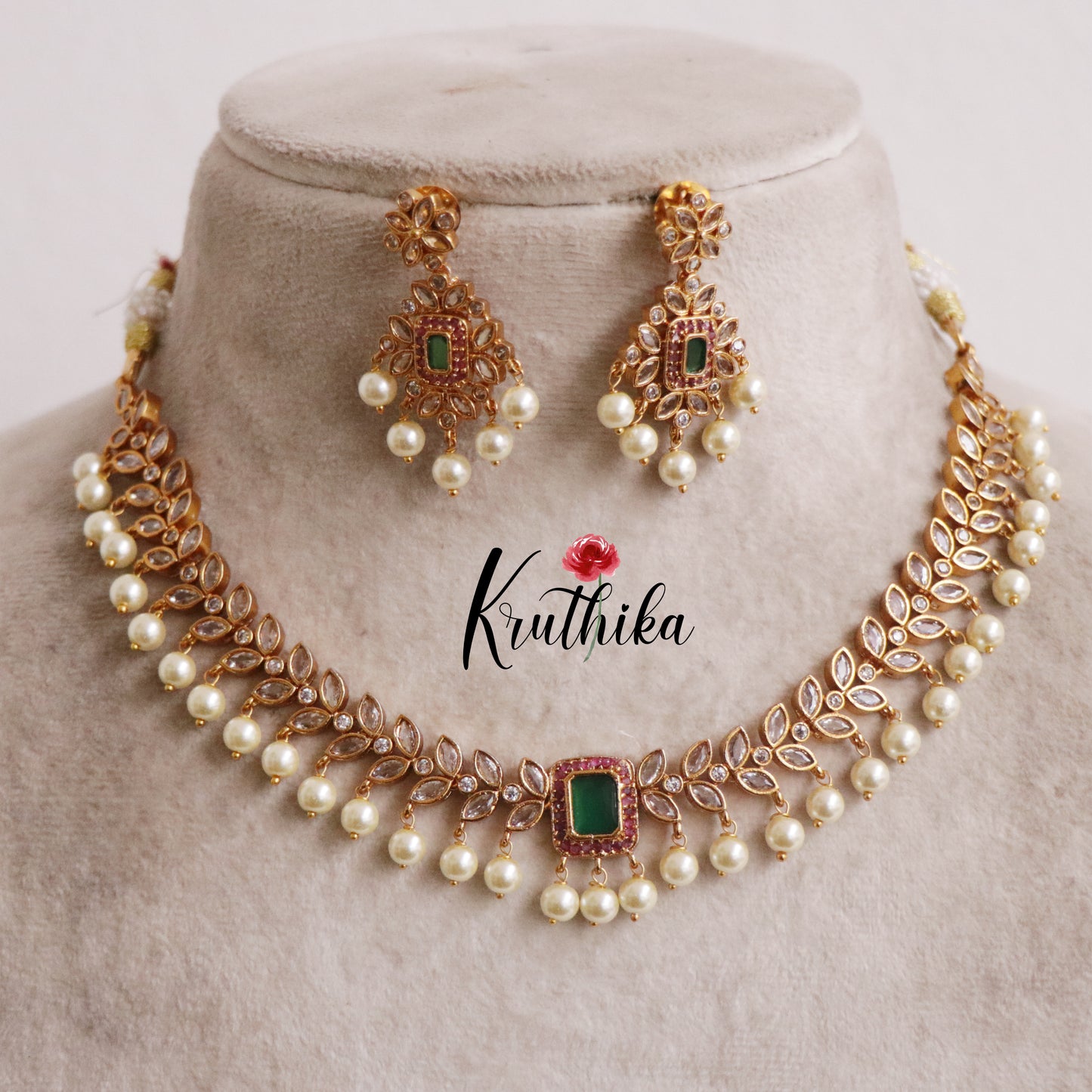 Beautiful Ad Victorian Necklace with Pearl Drops NC2192