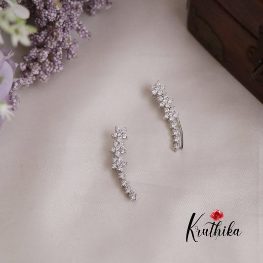 Trendy Silver Streak Elegance Earcuff E456