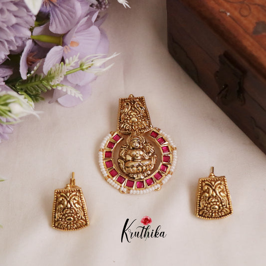 Beautiful Antique Lakshmi Pendant with Kemp Stones PS20