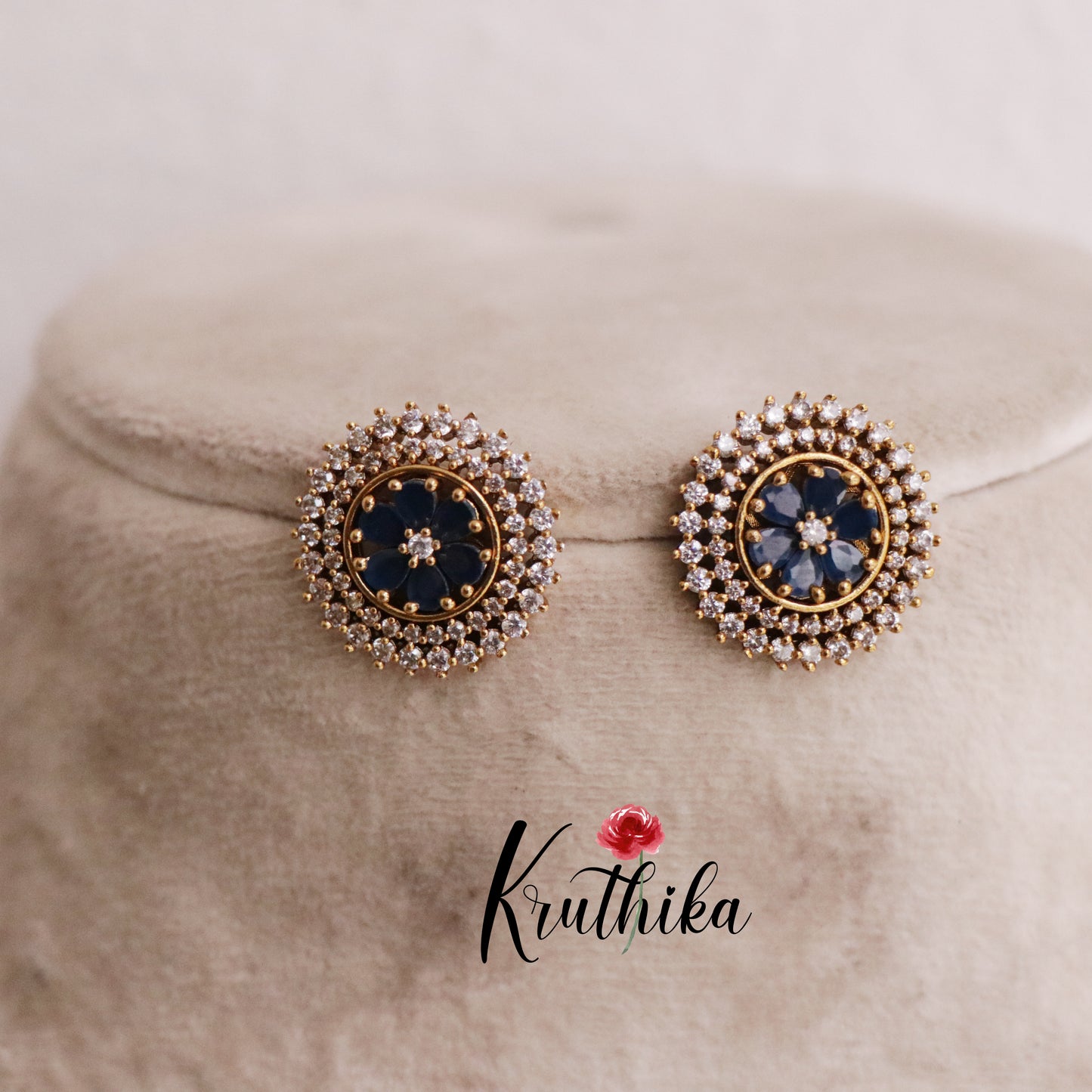 Beautiful Sparkling Floral Radiance Changeable Ear Studs E432