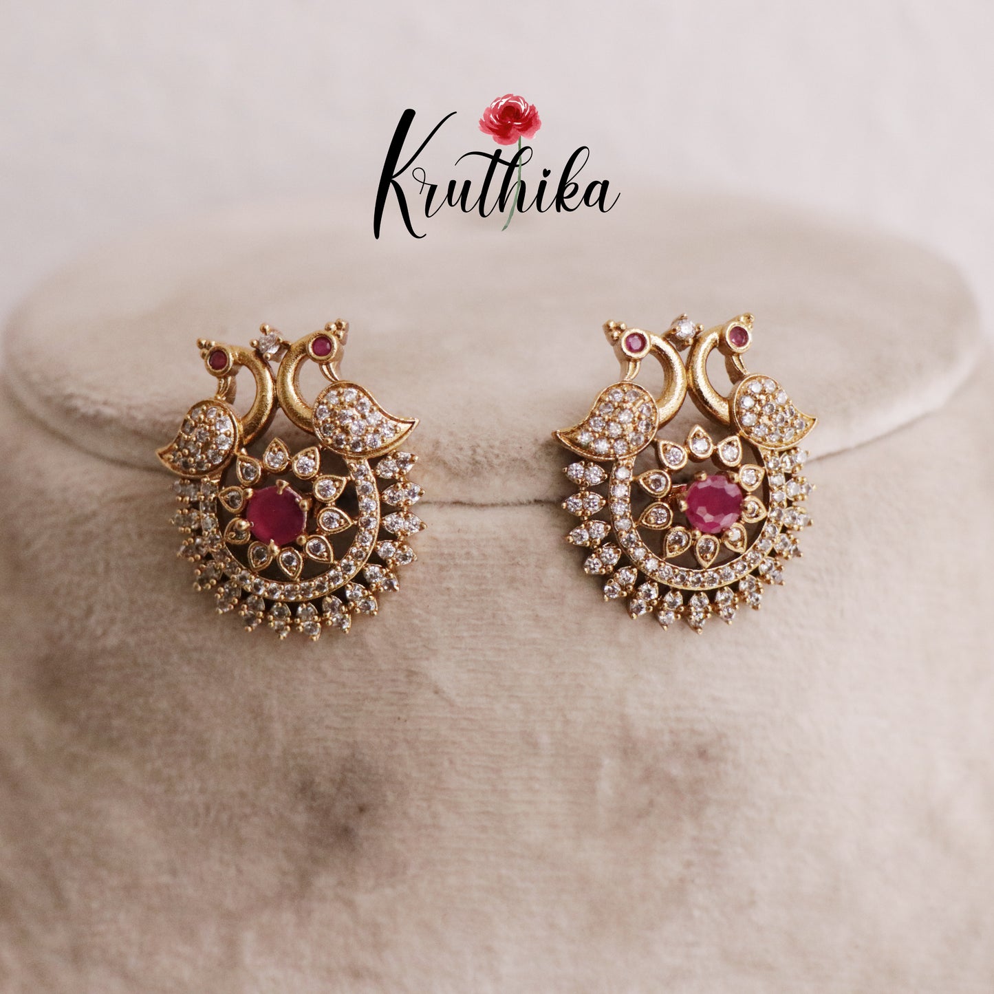Beautiful Sparkling Elegance Peacock Changeable Stone Ear Studs E434