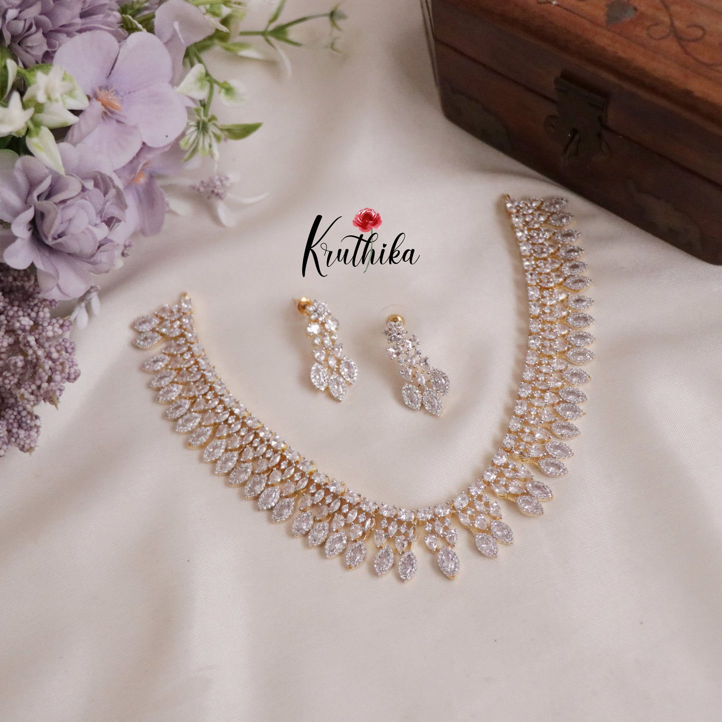 Classic Sparking CZ Zircon Leaf Cascade Neckalce NC2149
