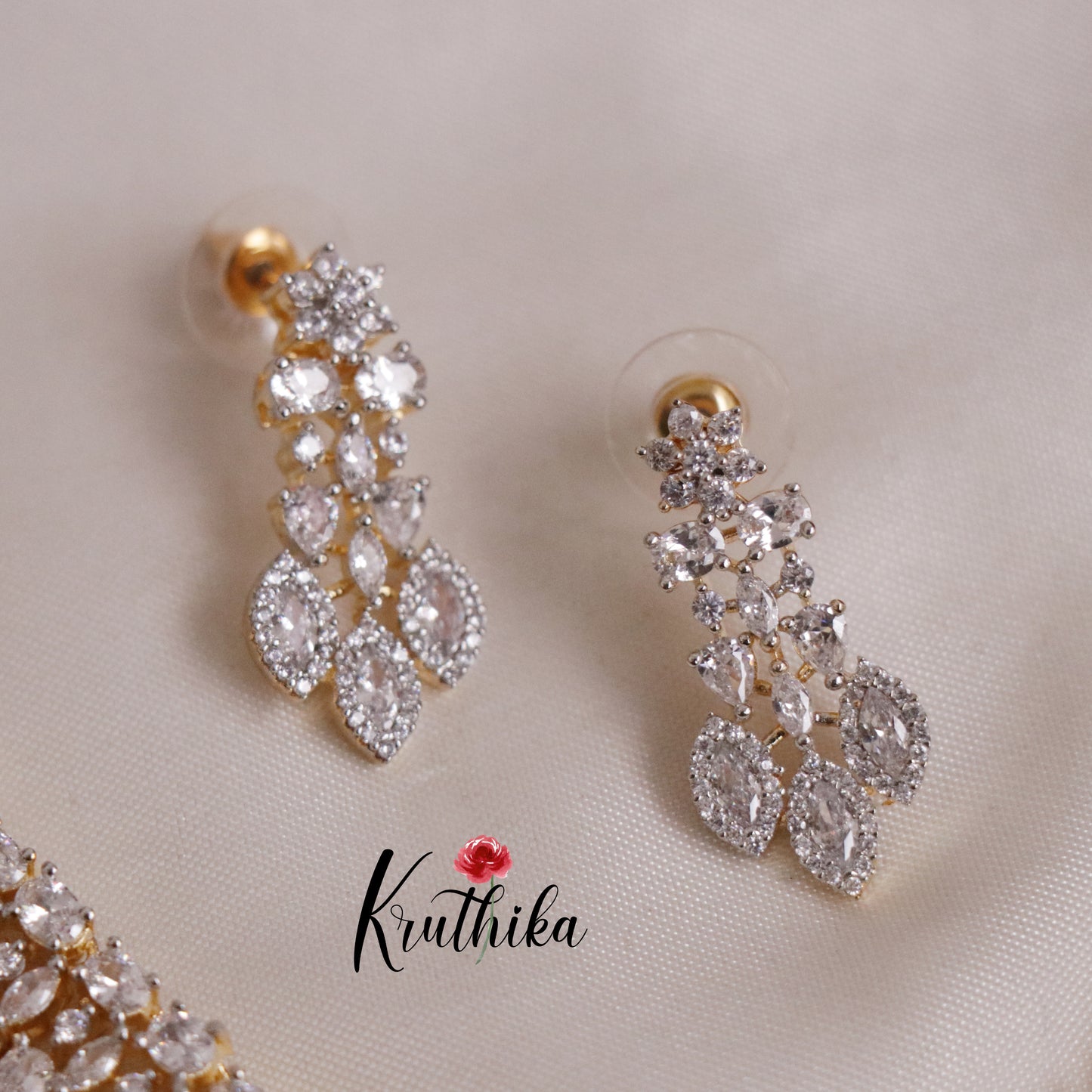 Classic Sparking CZ Zircon Leaf Cascade Neckalce NC2149