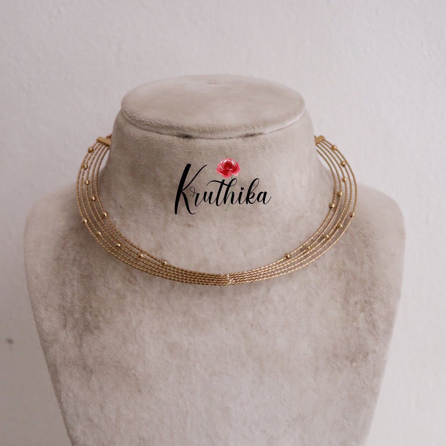 Simple Hasli Chocker NC2084
