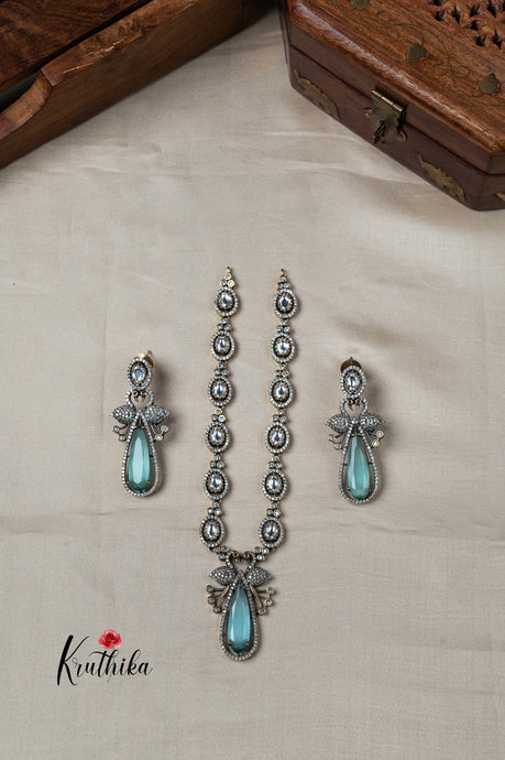 Simple Victoria AD Necklace NC945