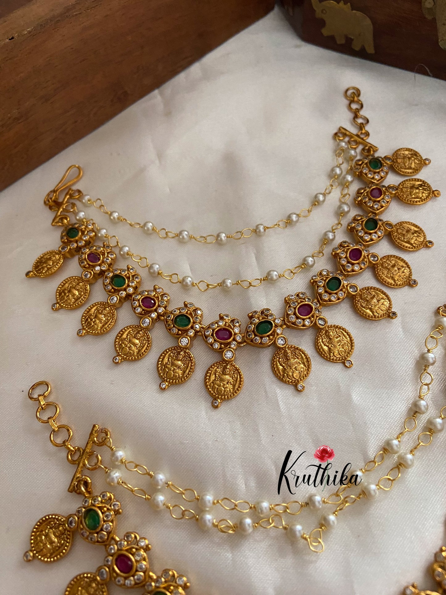 AD Kasu earchains EC16
