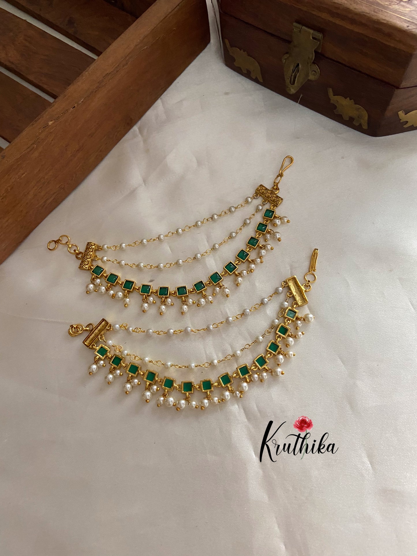 Emerald earchains EC20