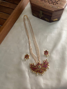 Pearls chain with kemp pendant NC857