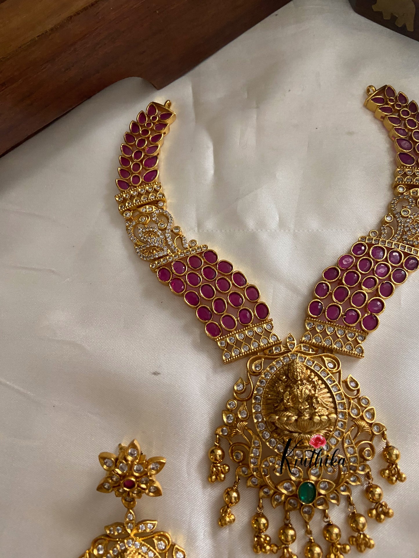 Premium polish Oval Kemp Stones Lakshmi Necklace NC382