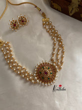 Pearls choker with kemp pendant NC460 (three color options)