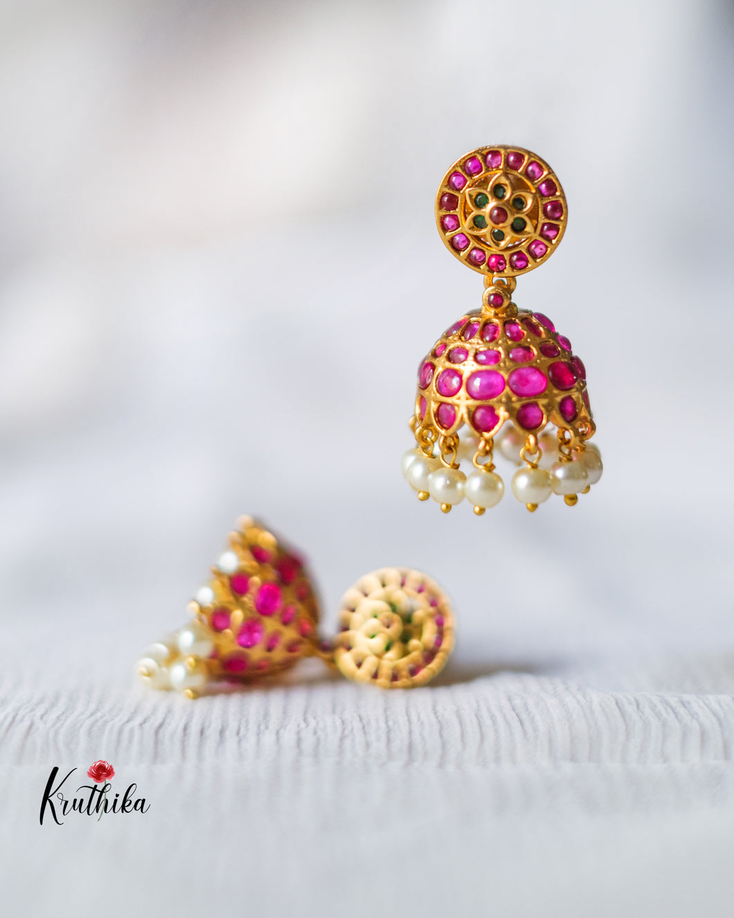 Small kemp jhumkas E195