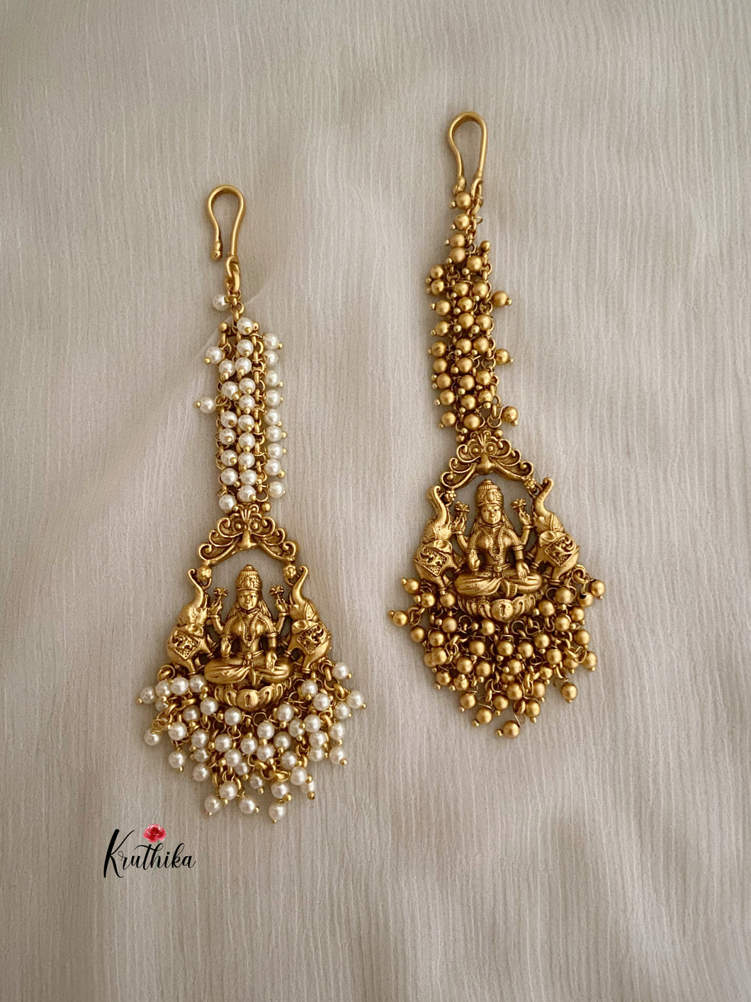 Cluster pearls/beads Lakshmi Devi Maang tika MT27