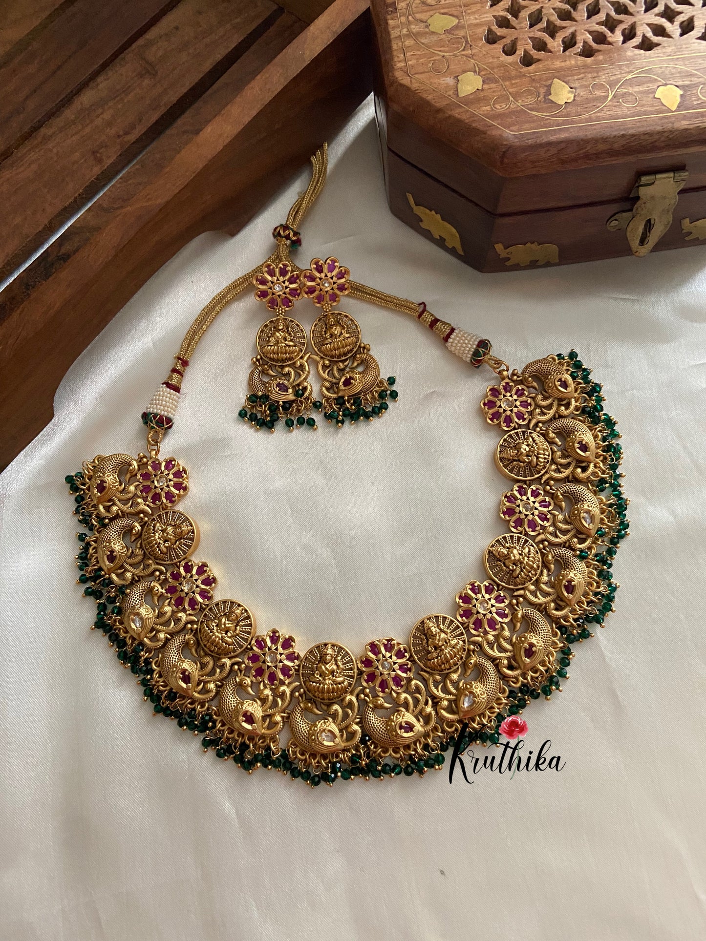 Antique real kemp Lakshmi peacock choker NC598