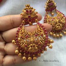 Lakshmi Devi flower cutwork chandbalis E108