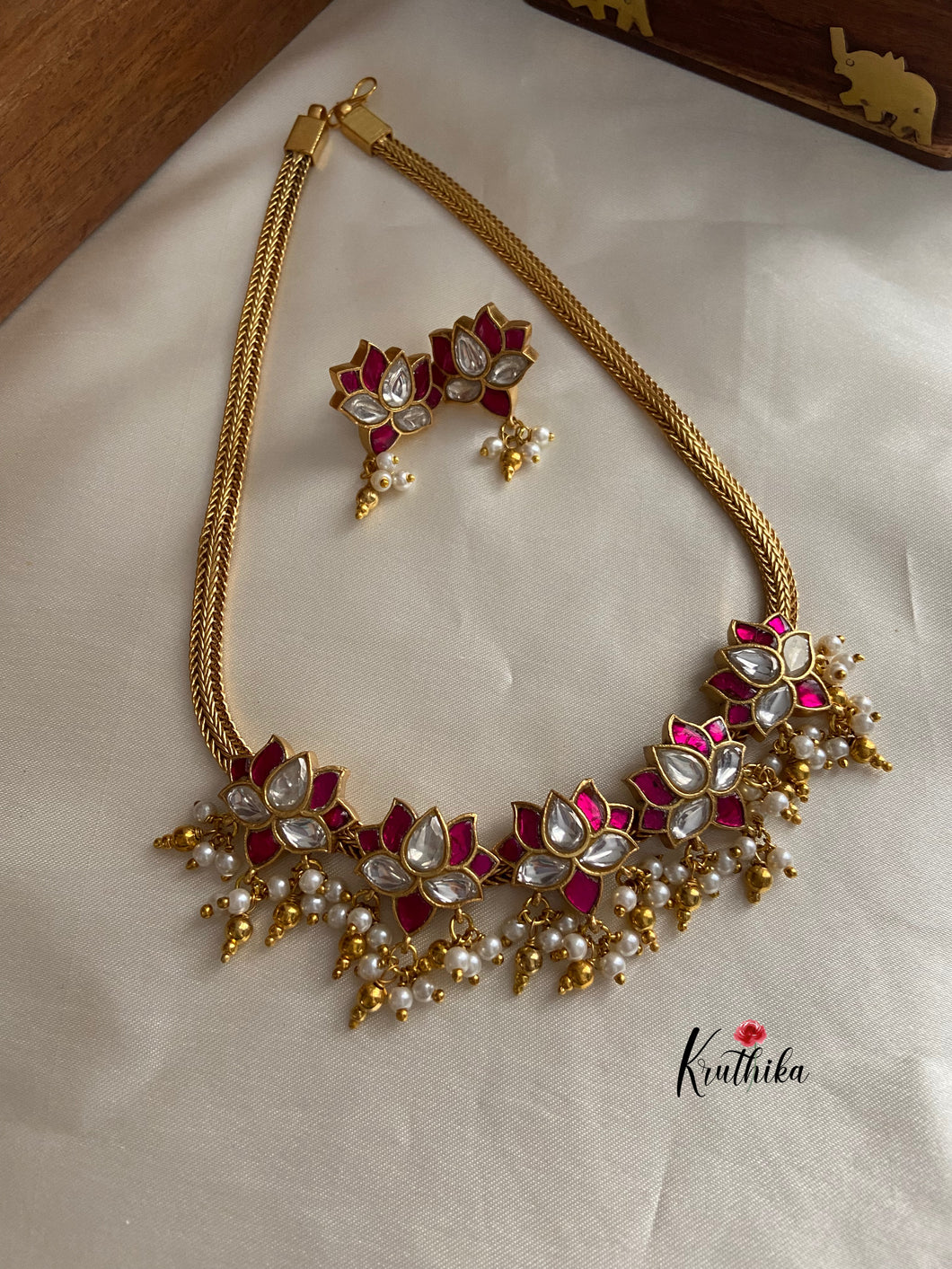 Simple Jadau lotus pendants necklace NC536