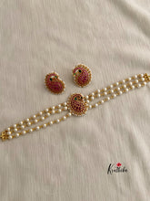 Pearls choker with kemp mango pendant NC368