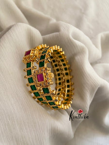 Gold finish Square emerald bangles B52