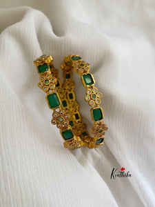 Emerald bangles B42