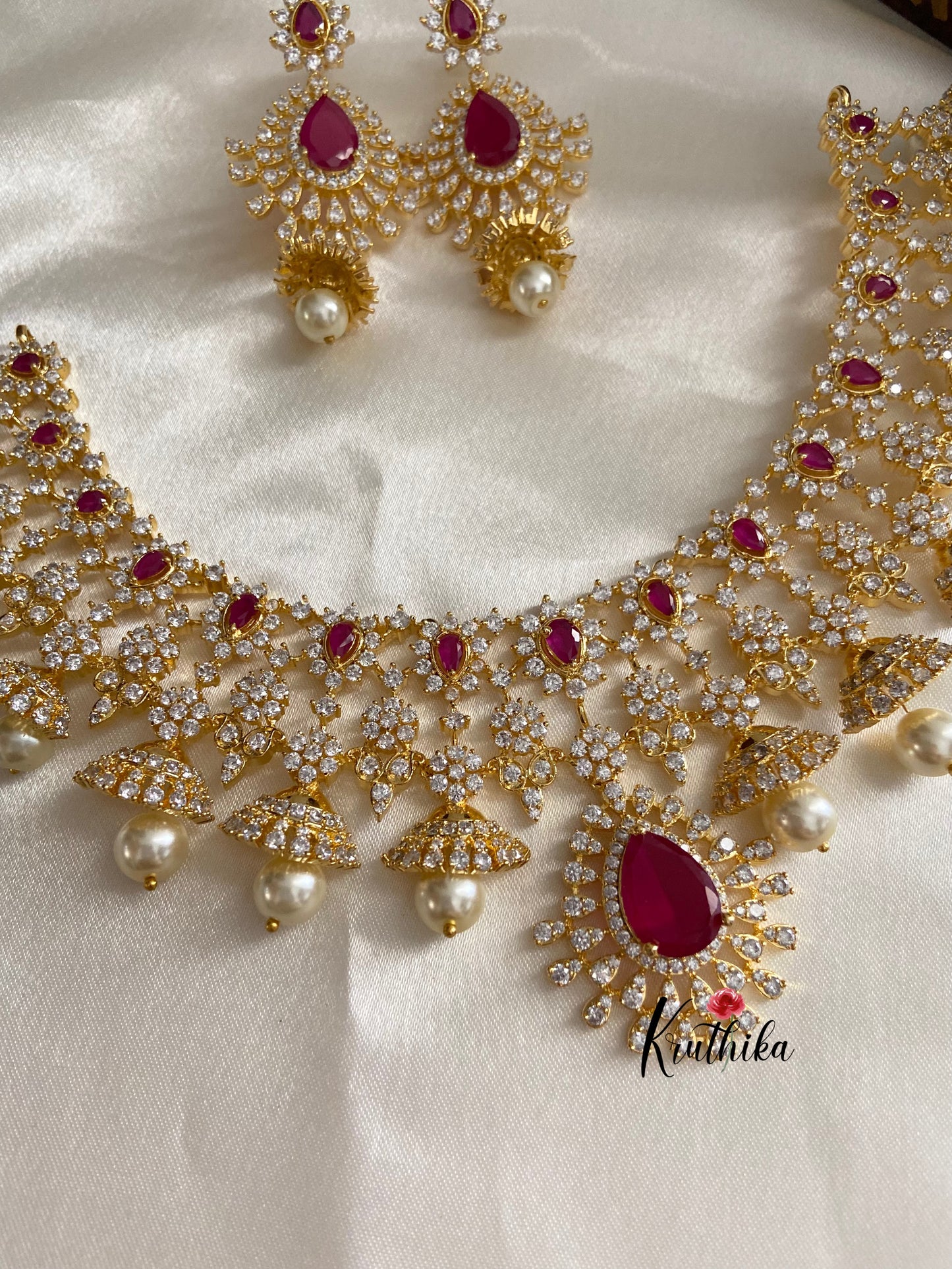 Heavy AD pearl drops choker NC517